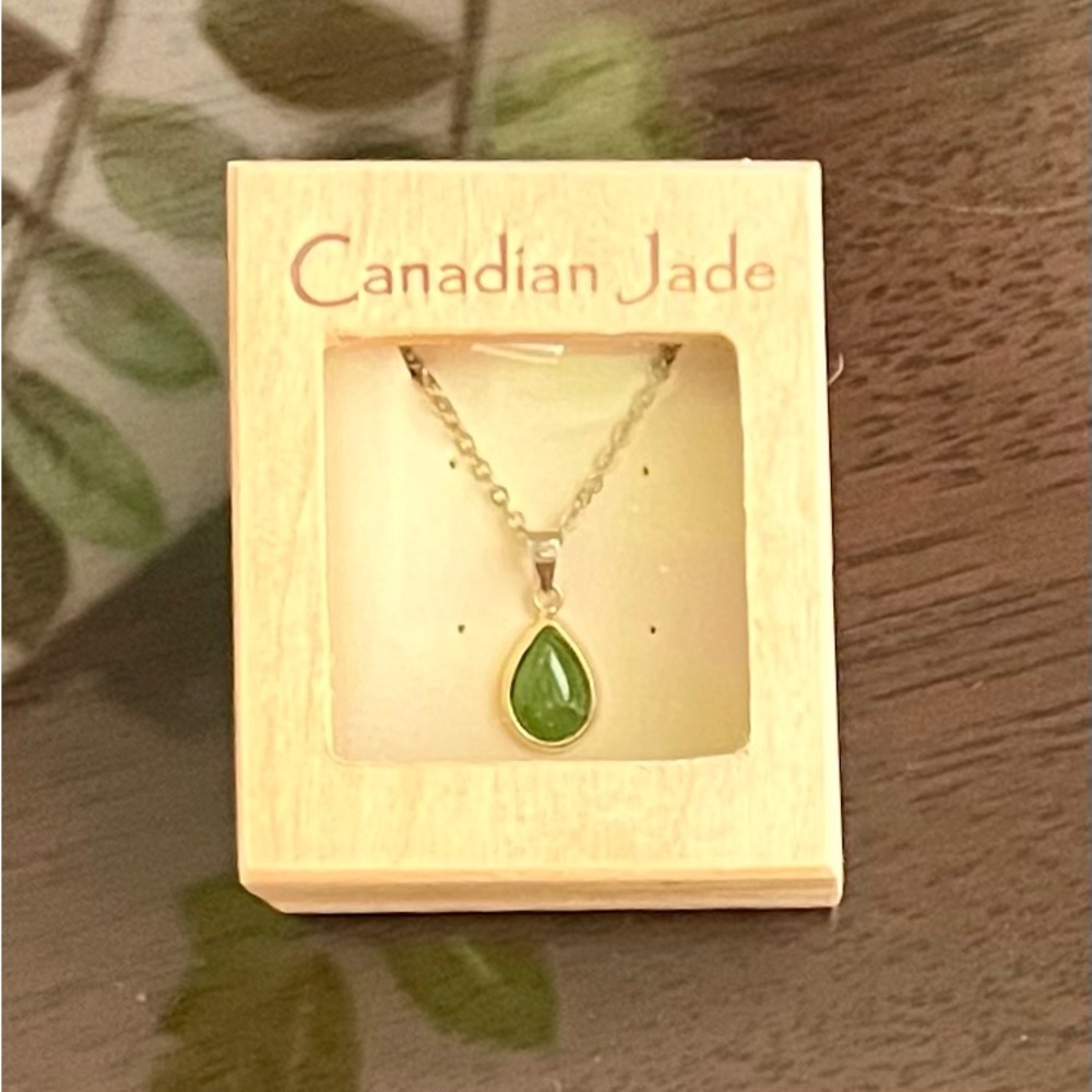 Canadian Jade Yellow Gold Plated Chain and Jade Teardrop Pendant Necklace